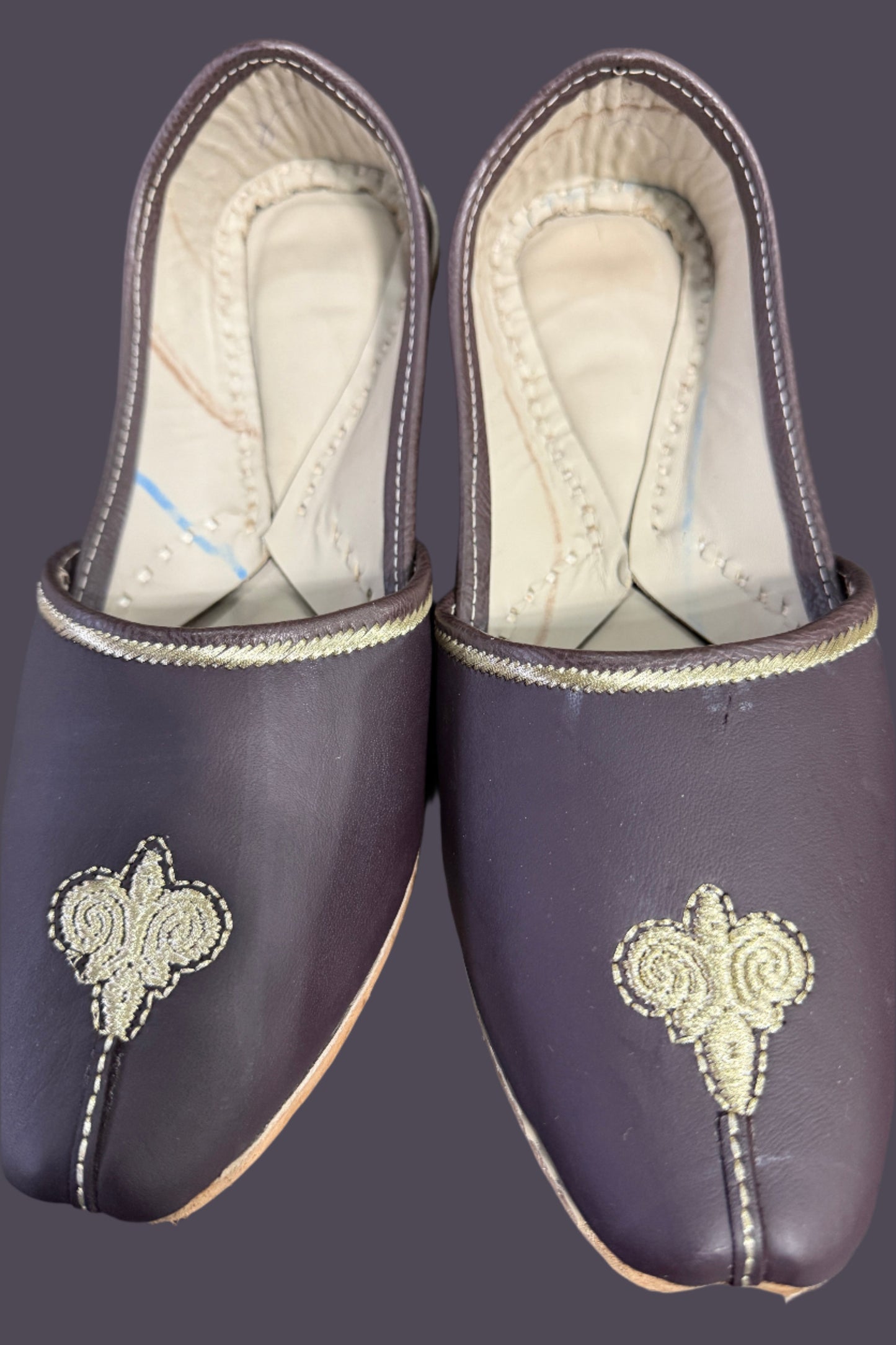 Brown Embroidery Jutti