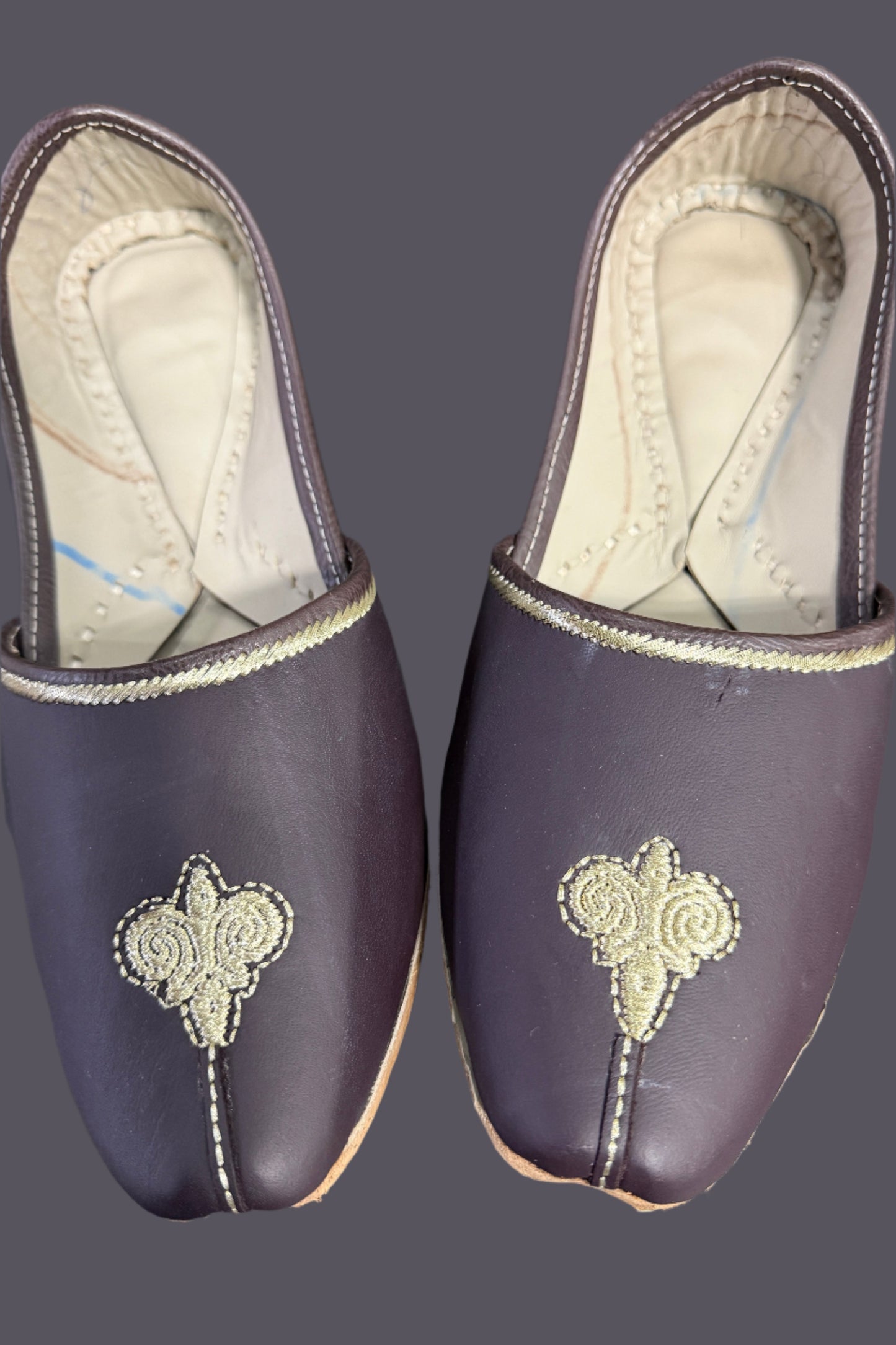 Brown Embroidery Jutti